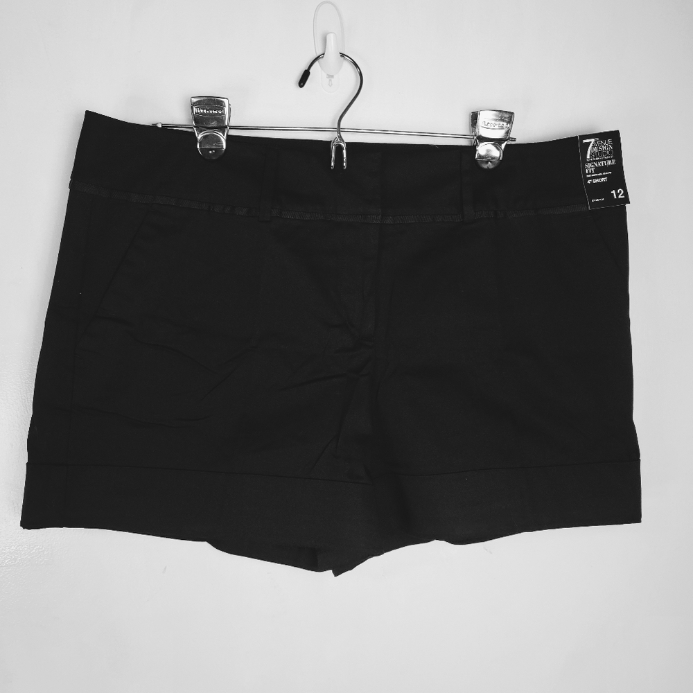 NWT New York and Company Black Shorts Sz 12